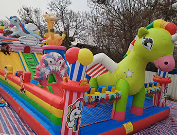 My-Little-Pony-Inflatable-Castle-12