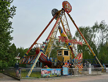 24-Seats-Pirate-Ship-Ride-11