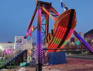 24-Seats-Pirate-Ship-Ride-12