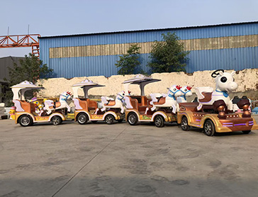 Royal-carriage-trackless-train-11