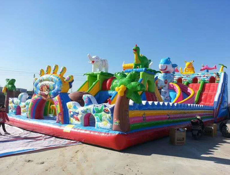 Animal World Inflatable Castle