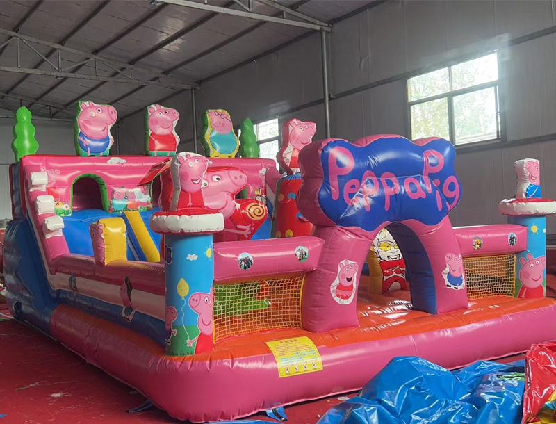 Peppa Pig-Themed Inflatable Castle