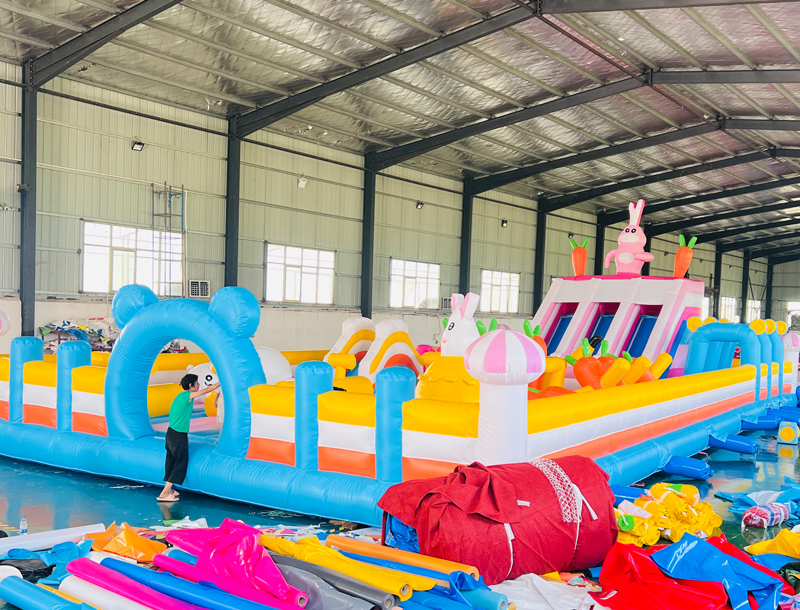 Garfield-Themed Inflatable Castle