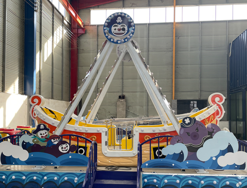 Cartoon Pig Pirate Ship Amusement Park Equipment