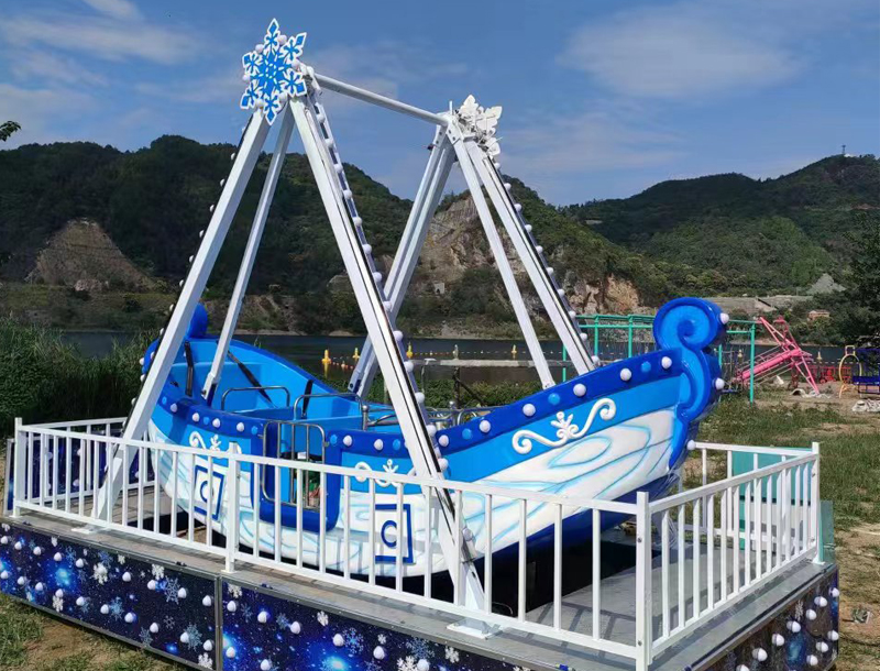 Fiberglass Snowflake Pirate Ship Amusement Equipment
