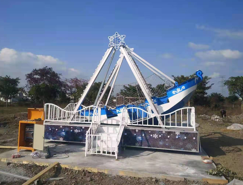 Iron snowflake pirate ship amusement equipment