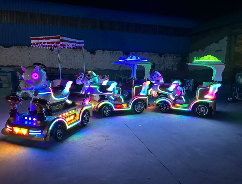 Royal carriage trackless train