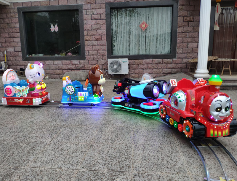 Four-person cartoon Park Kids Track Train