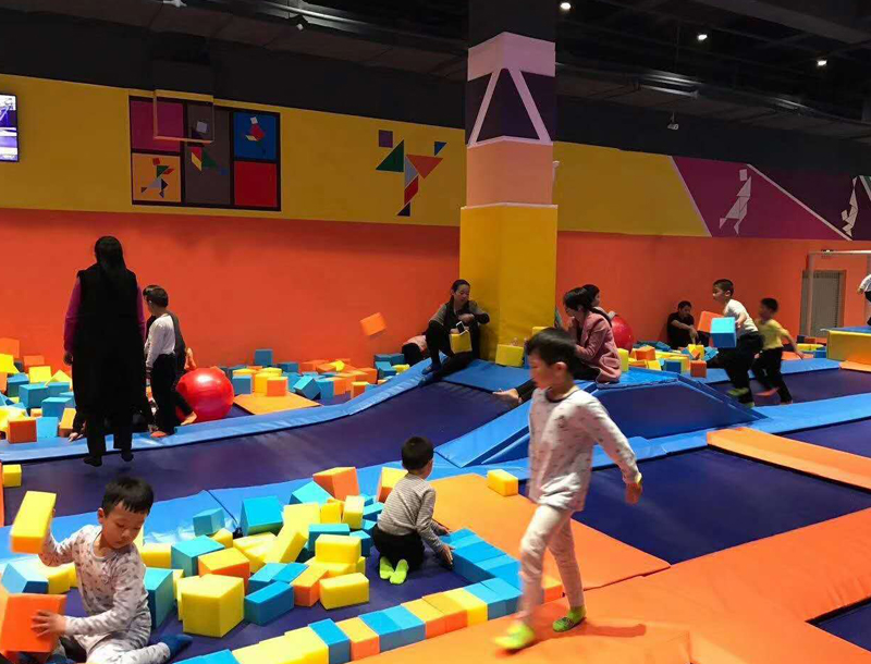 amusement park indoor jumping trampoline