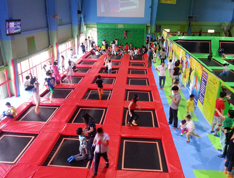 Children's trampoline park equipment